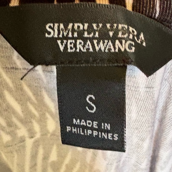 Simply Vera Vera Wang Womans Small Black and White Abstract Long Sleeve Blouse - Picture 7 of 7